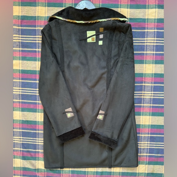 Icelandic Design Button Up Jacket - Picture 10 of 12